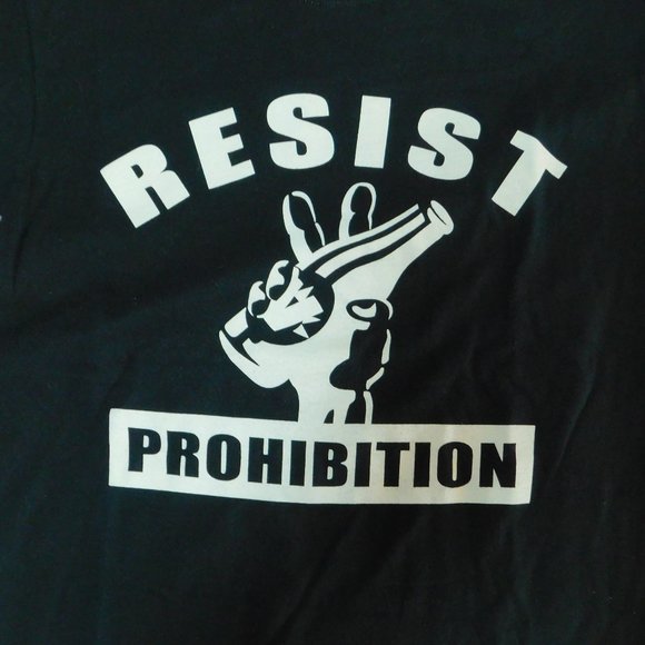 5/$30 NWOT Gildan Ultrablend Resist Prohibition Black T-shirt Sm - Picture 2 of 6